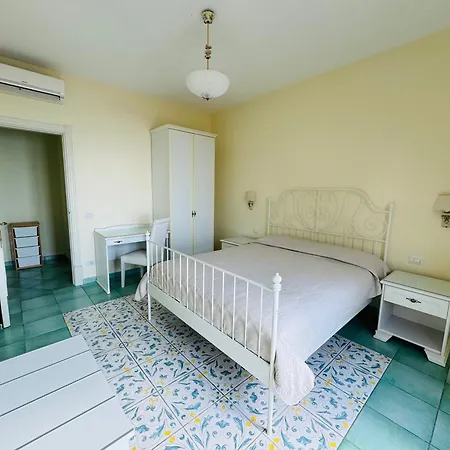 Groove'n'grove Bed & Breakfast Sant'Agata sui due Golfi