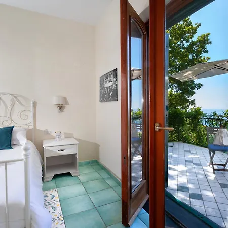 Groove'n'grove Bed & Breakfast 3*