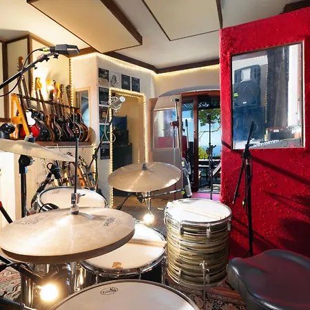 Groove'n'grove Bed & Breakfast 3*